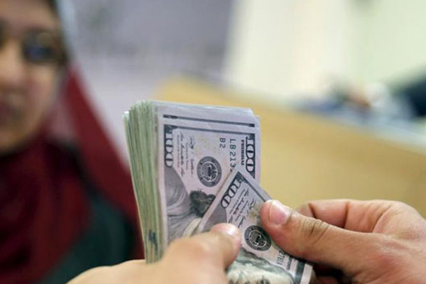 Mısır'da döviz rezervleri eriyor