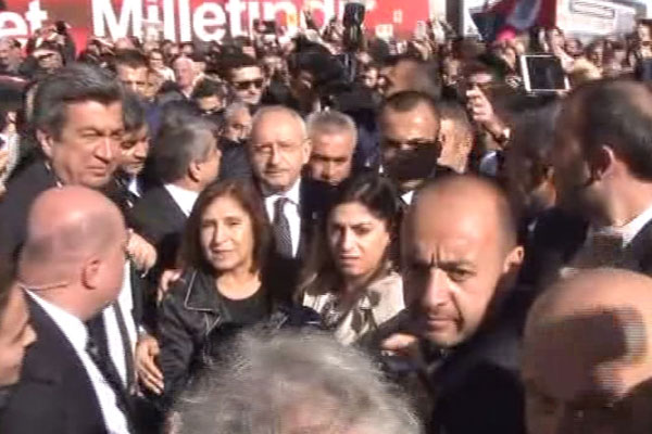 Kılıçdaroğlu’ndan Cumhuriyet gazetesine ziyaret