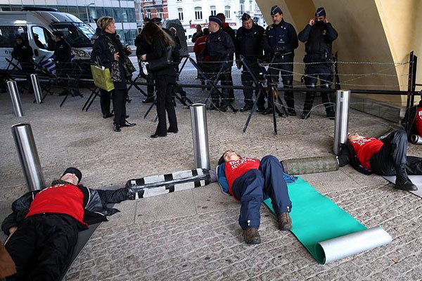 Brüksel'de 50 protestocuya geniş önlem
