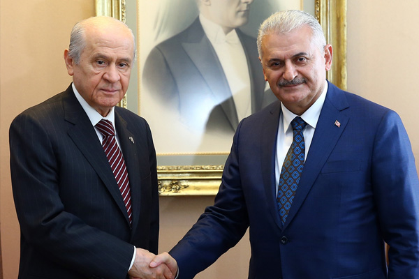 Siyasette gözler anayasa değişikliği teklifinde