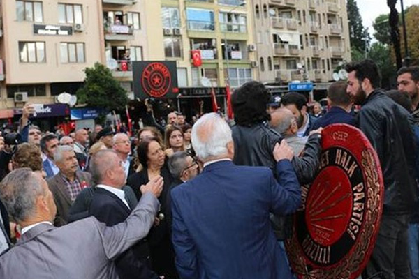 CHP'nin çelenk krizinde 2 gözaltı