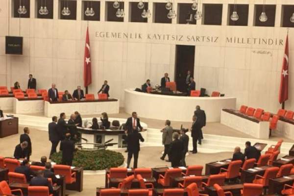 Meclis'te gizli kamera gerginliği