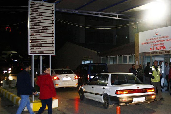 İzmir'de iki hastanede gıda zehirlenmesi