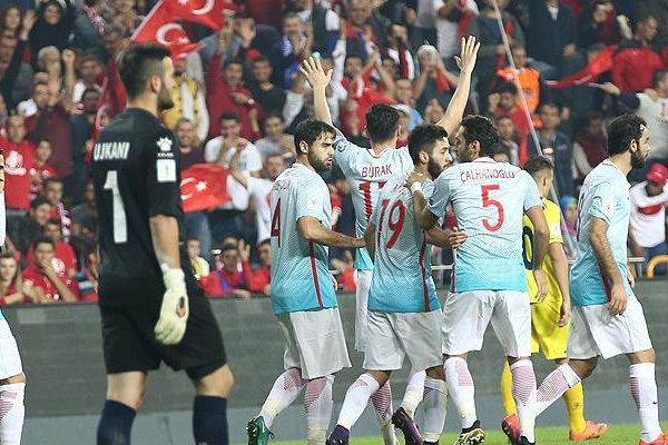 Türkiye, ilk galibiyetini aldı