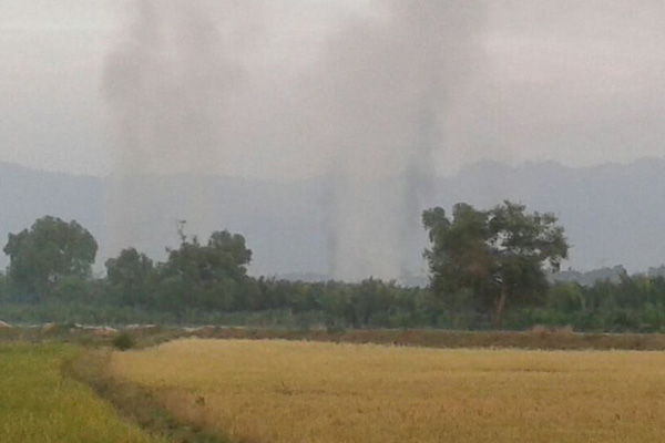 Arakanlı müslümanların evlerine hava saldırısı
