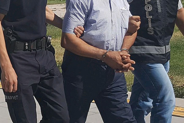 'FETÖ' üyeleri Emniyet'te kritik görevlere nasıl yükseldi?