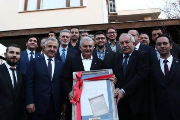 Binali Yıldırım kütüphanesi açıldı