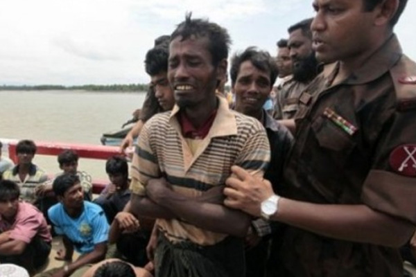 Müslüman evlerine bomba yağdırdılar: 28 kişi hayatını kaybetti