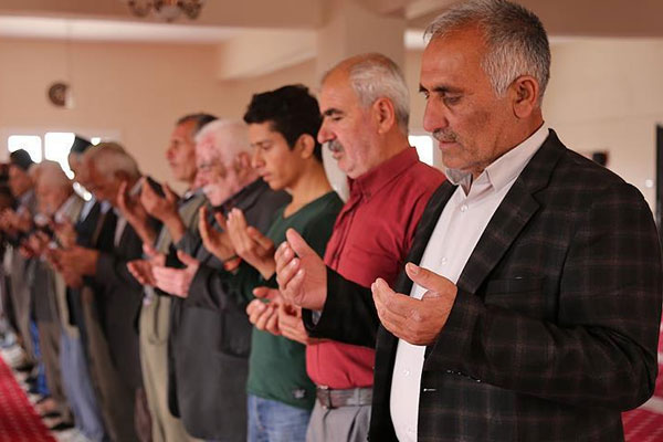 Şırnak'ta kapanan camiler ibadete açıldı