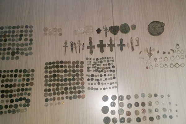 Konya’da bin 600 parça tarihi eser ele geçirildi