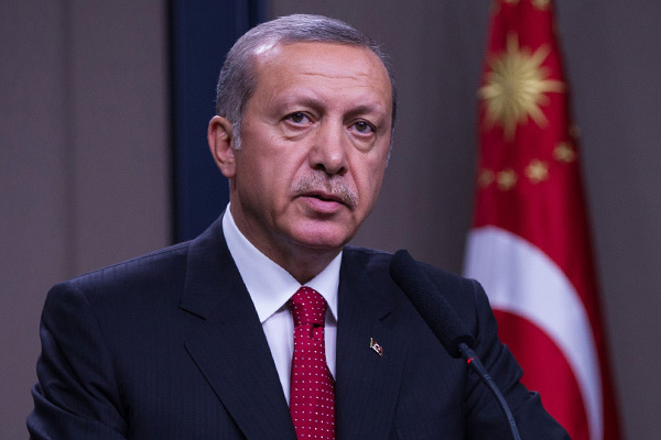 'Batı teröre yataklık ediyor'