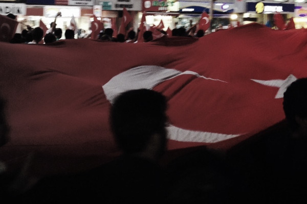 Kayıp bayrak, yabancı 'ümmetçilik'