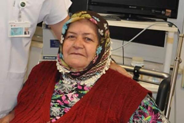 Burnundan 6,5 santim sülük çıkarıldı