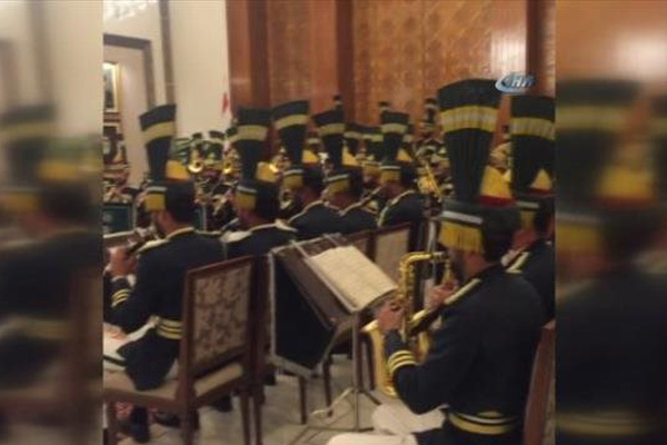 Erdoğan’a Pakistan’da sürpriz