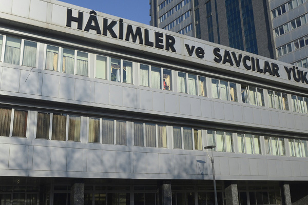 203 hakim ve cumhuriyet savcısı ihraç edildi