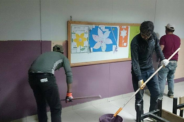 El birliğiyle okullarını onardılar