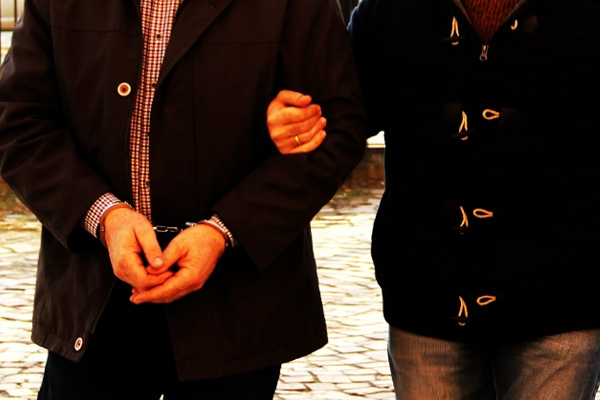 Gaziantep’te avukatlara FETÖ operasyonu