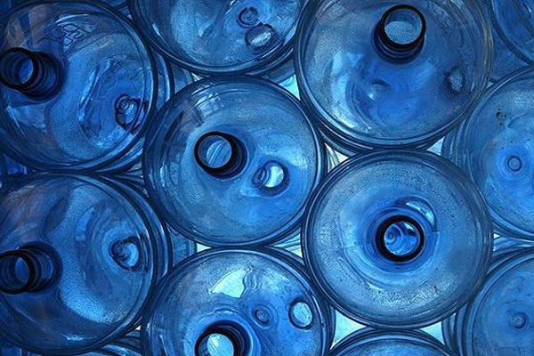 Çipli damacanalar geliyor