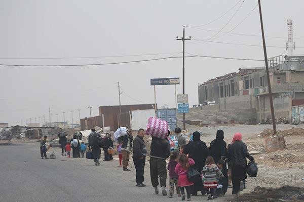 Musul'da binler yerinden oldu