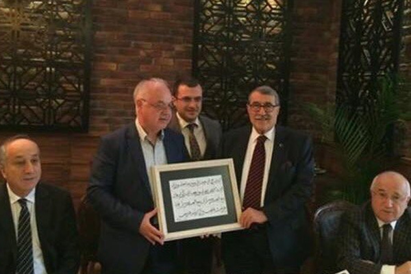 'AK Parti'yi bölme toplantısı yaptılar' iddiası