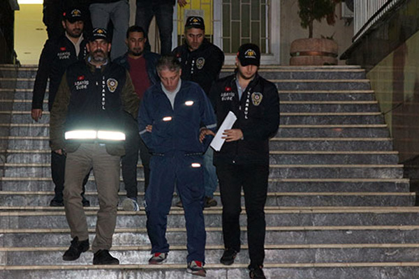 Suriyeli aileden 5 kg altın çalan hırsızlar yakalandı