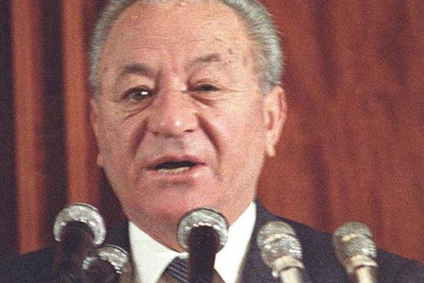 Eski Adalet Bakanı Eldem hayatını kaybetti