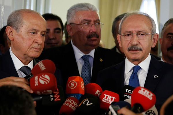 Kılıçdaroğlu ve Bahçeli'nin korumaları ByLock'tan açığa alındı