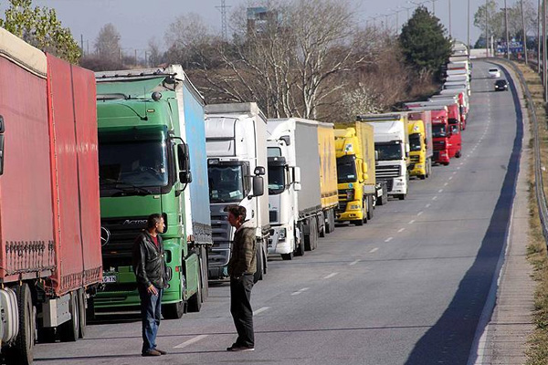Kapıkule ve Hamzabeyli'deki tır kuyruğu