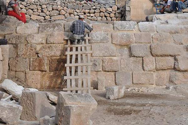 Ahırın altında 15 asırlık su sarnıcı bulundu