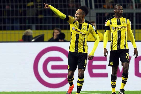 Dortmund, Bayern Münih'i devirdi