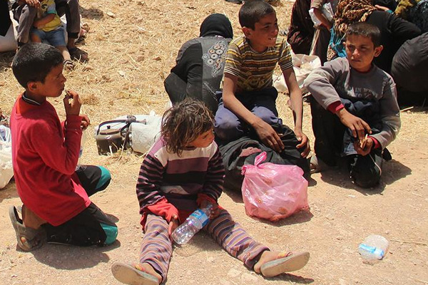 PYD, Suriye'de 2 bin öğrenciyi okulsuz bıraktı