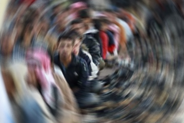 Yunanistan'da göçmen kampına saldırı