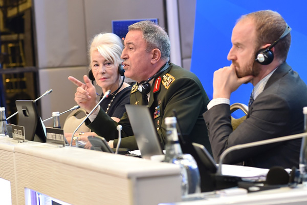 Hulusi Akar'dan Ermeni vekile 'soykırım' cevabı