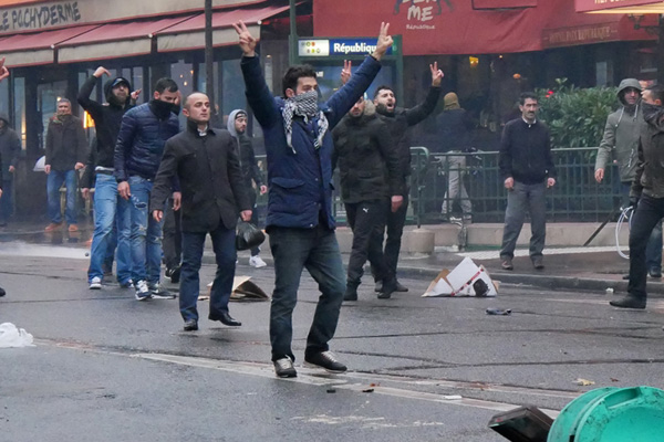 PKK, teröre lanet mitingine saldırdı