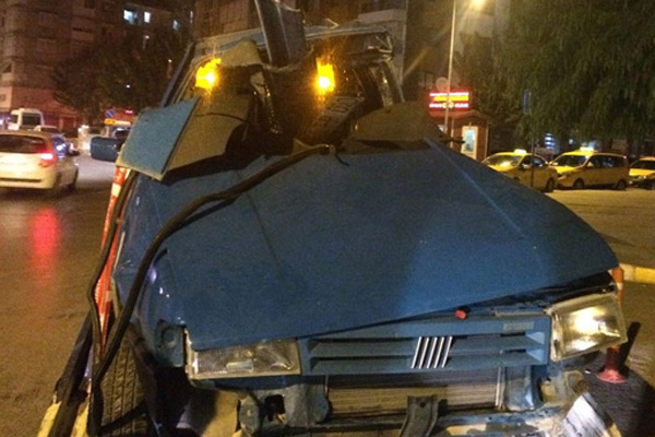 İzmir'de trafik kazası:1 ölü