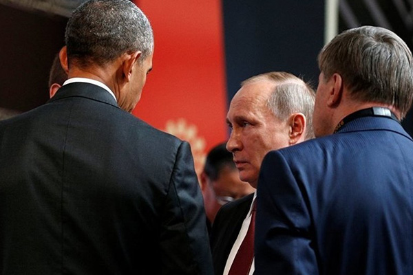 Putin ve Obama'dan 4 dakikalık görüşme