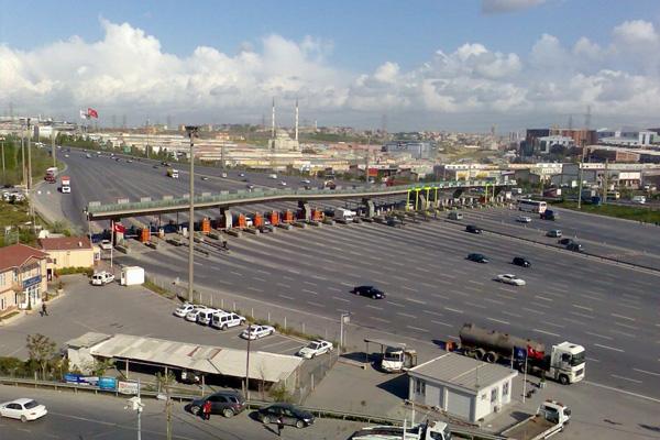 Mahmutbey gişelerinden serbest geçiş başladı