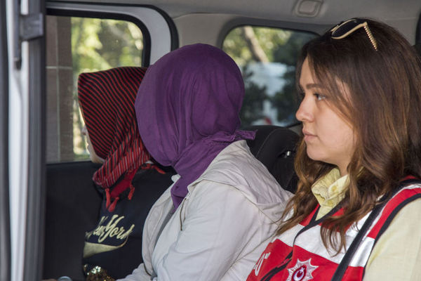 FETÖ'nün VIP ablalarına evlilik numarası