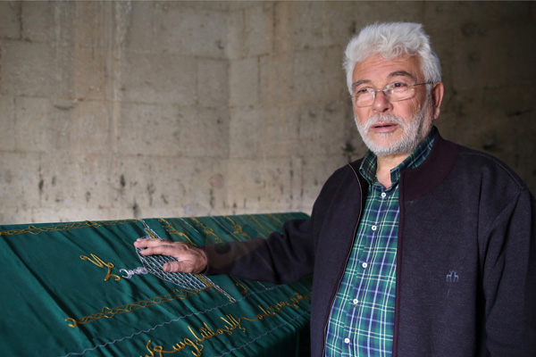 41 yıldır 39 türbeye gönüllü bakıyor