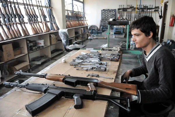 Şanlıurfa'da Kalaşnikof modelli tüfek üretildi