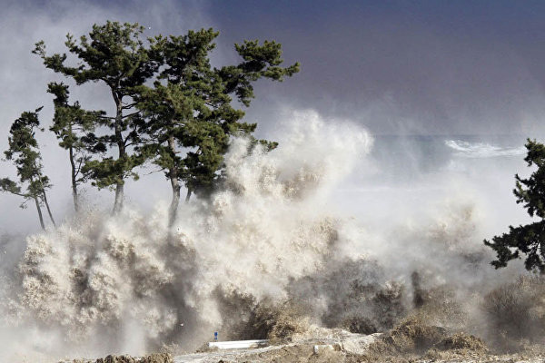 Japonya'da 7.3 büyüklüğünde deprem: Tsunami uyarısı
