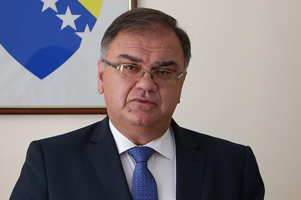 'Bosna Hersek'in yeri AB'dir'