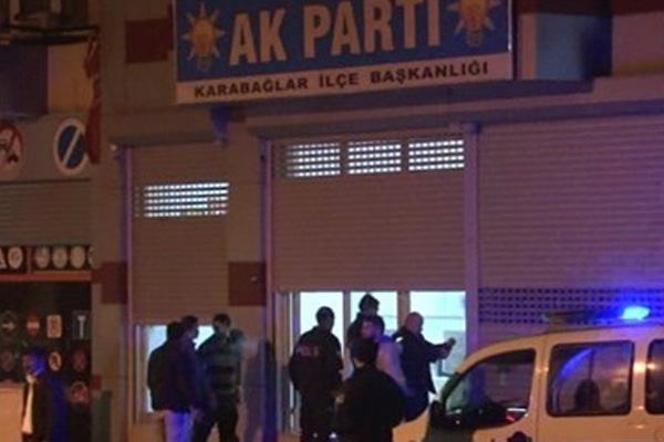 AK Parti İlçe Başkanlığı binasına saldırı