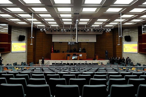 Sala okuması engellenen imam şikayetinden vazgeçti