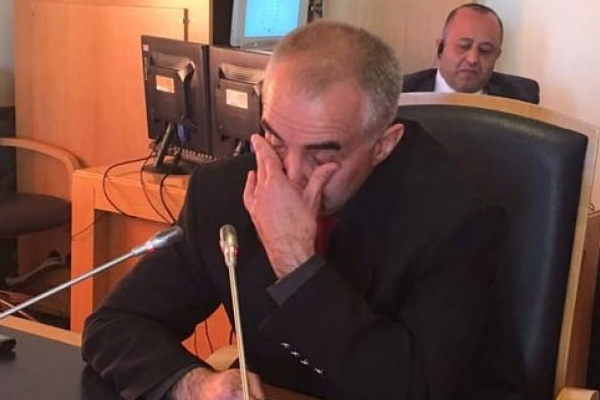 Albay Ala, komisyonda gözyaşlarına boğuldu