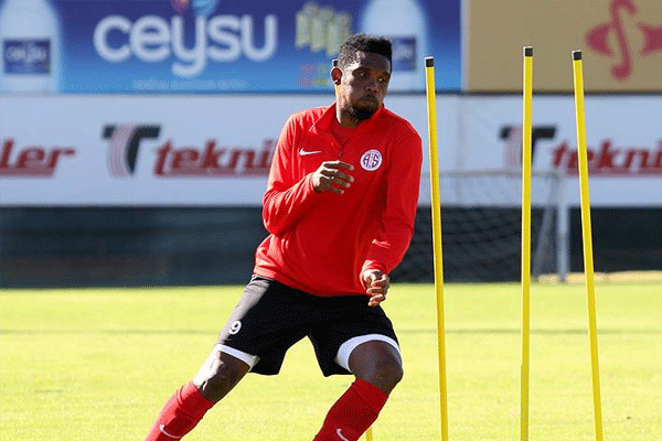 Eto'o'nun başı belada