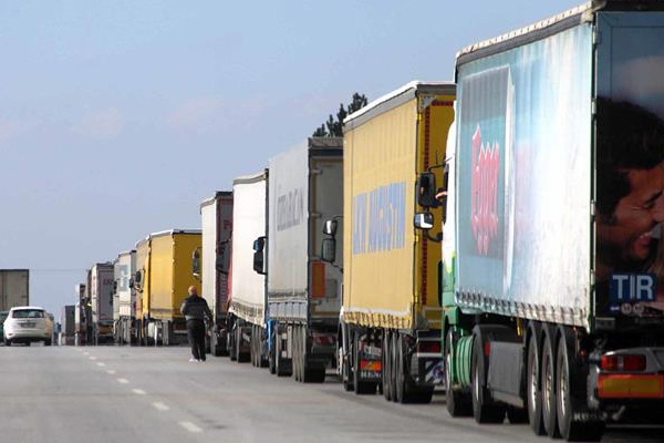 Bulgaristan'a açılan sınır kapılarında tır yoğunluğu