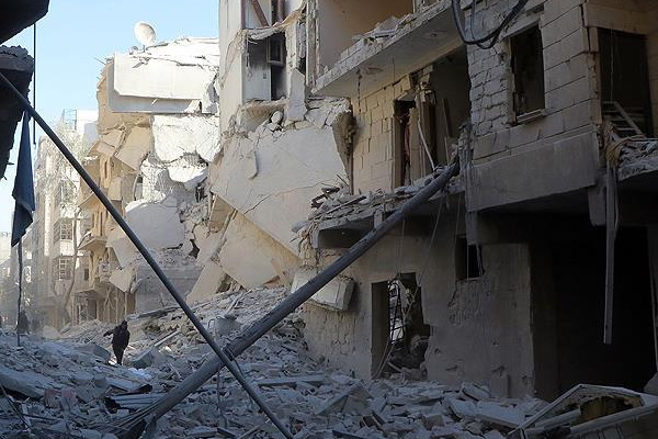 Halep'te yerleşim yerlerine saldırı