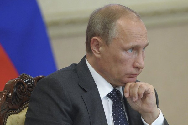 Trump'tan Putin'e 2 sıcak mesaj