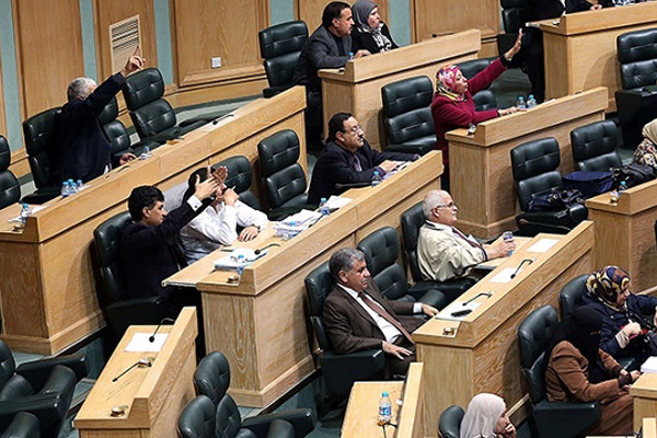 Ürdün'de hükümet güvenoyu aldı